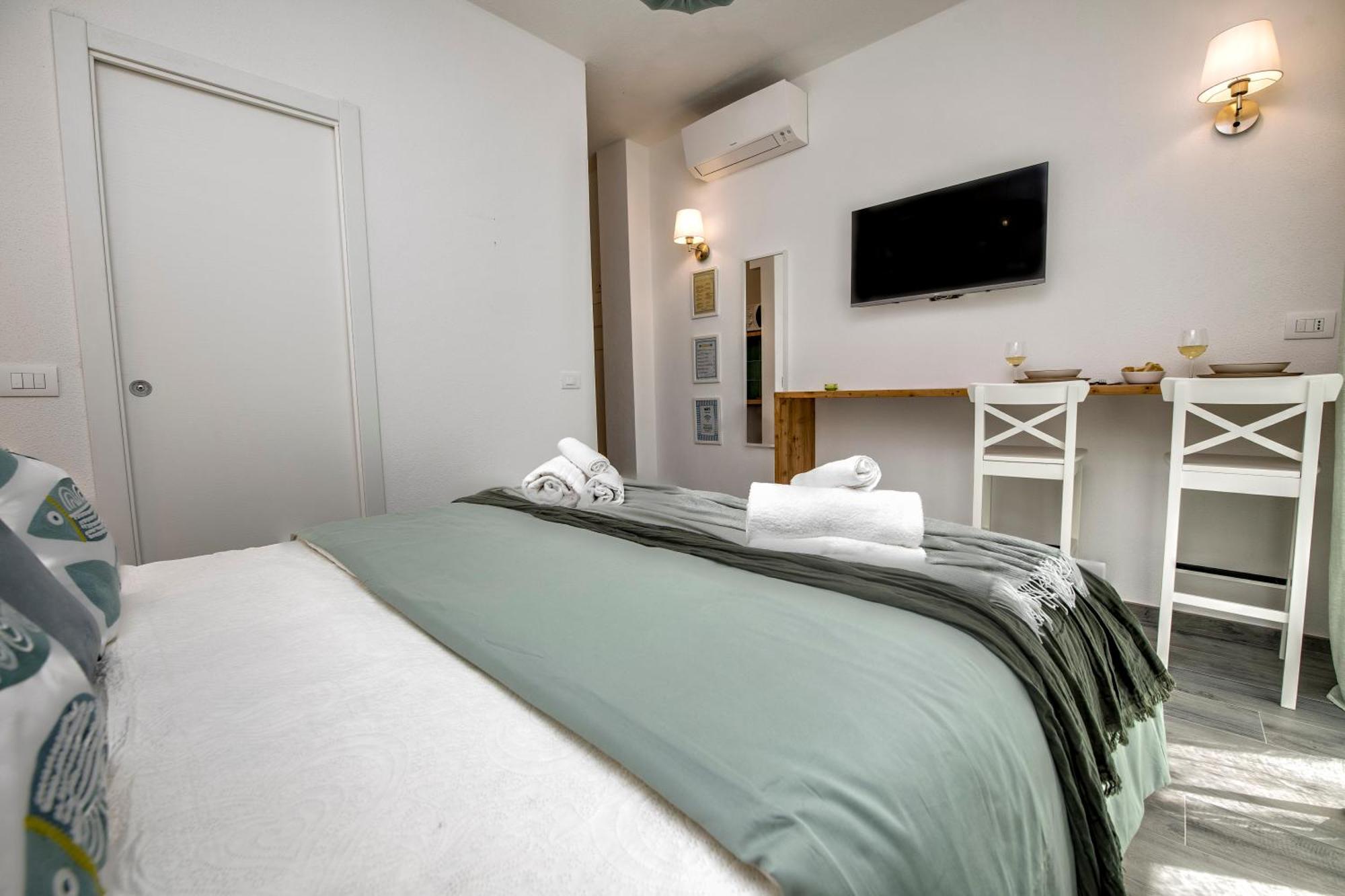 Amoneglia Hotel Buitenkant foto